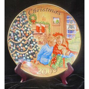 Avon Porcelain Collector's Plate 2009 "A Gift to Remember"